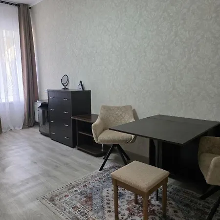 דירה в центрі міста поблизу жд, дерибасівської та старобазарного скверу по вулиці базарна